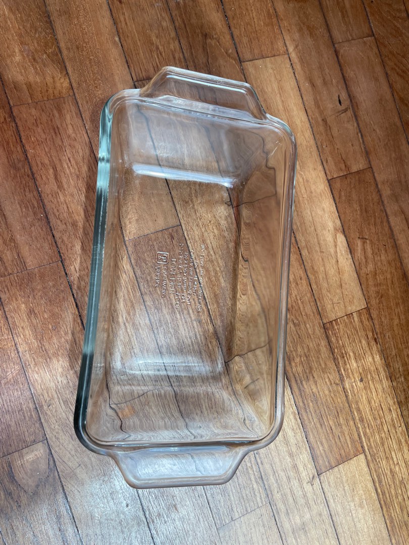 Anchor glass bread loaf dish 1.5 qt, Furniture & Home Living
