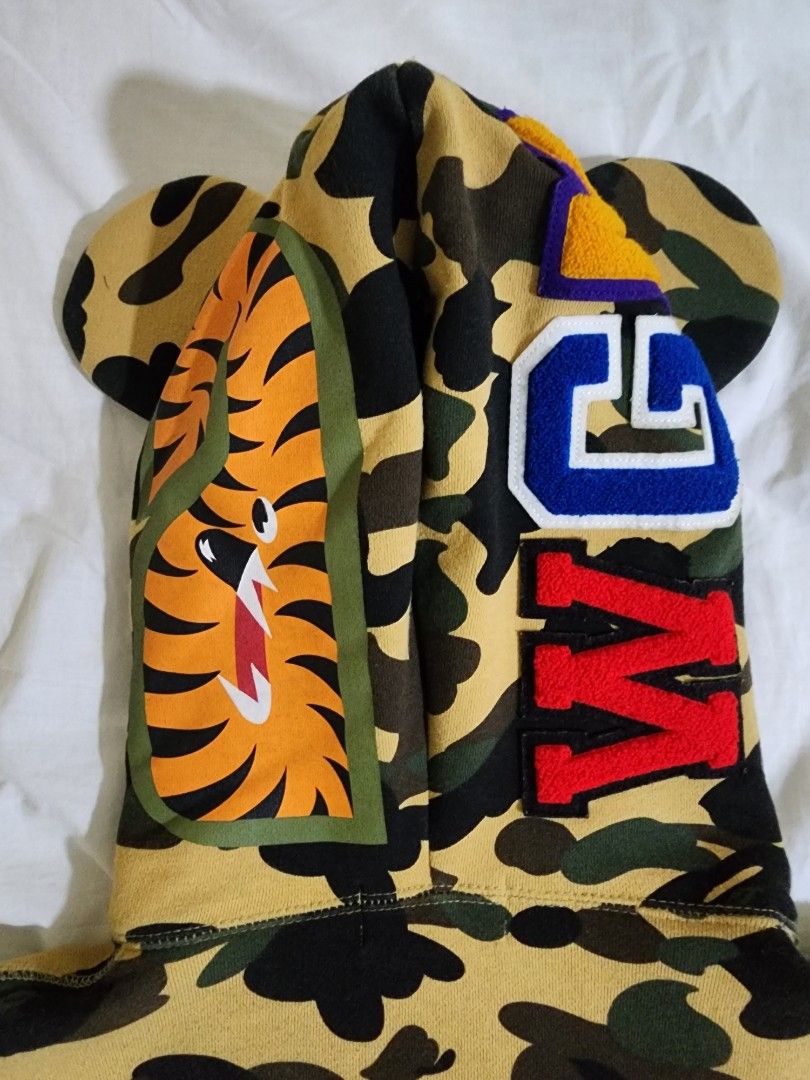 Authentic BAPE x BEARBRICK Camo Full Zip Hoodie (with ears), Men's Fashion, Tops & Sets, Hoodies