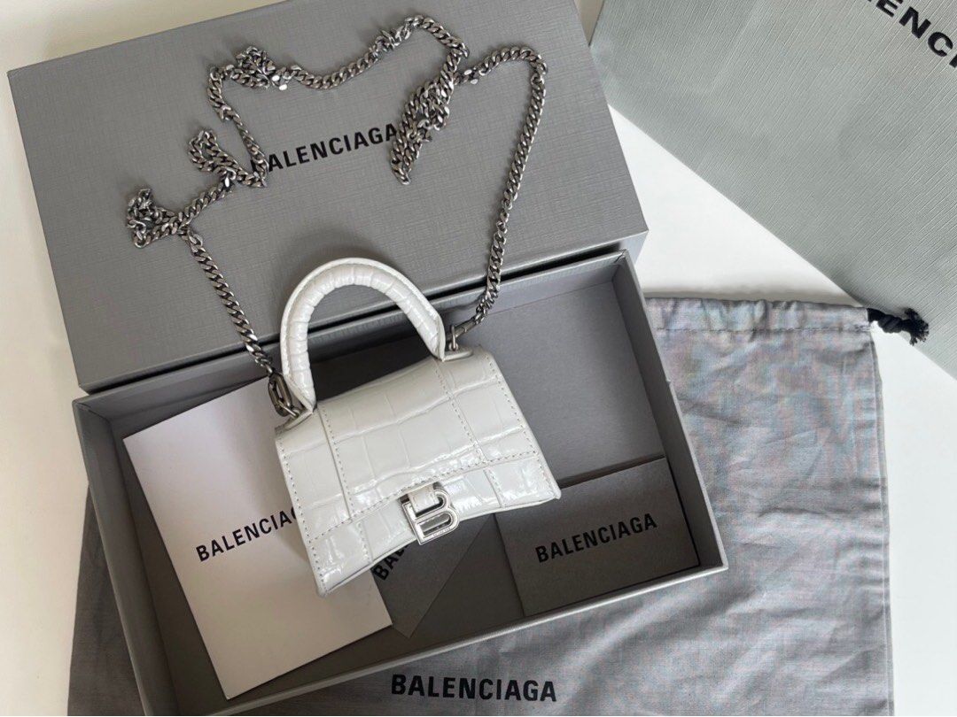 Balen hourglass shop