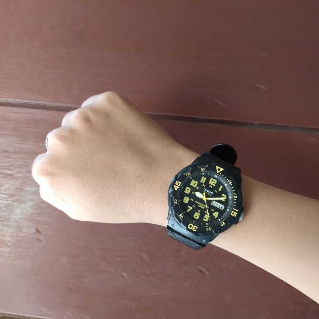 Casio MRW- 200 H, Fesyen Pria, Jam Tangan di Carousell