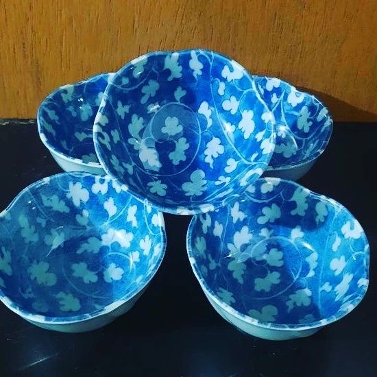 Ceramic Saucers (Category: Other Kitchenware & Tableware) located in Quezon City. Submitted by MahjasHomeCollections (Listing ID 1209540122, Image 2). Description: 5 pcs.