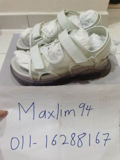 (Category: ) located in . Submitted by maxlim94 (Listing ID 1209528913, Image 1). Description: .