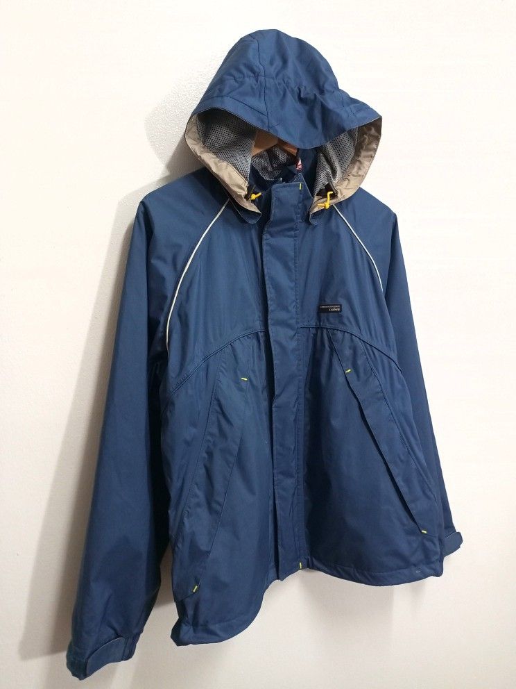 Daiwa Rainmax waterproof rain jacket, Men's Fashion, Coats