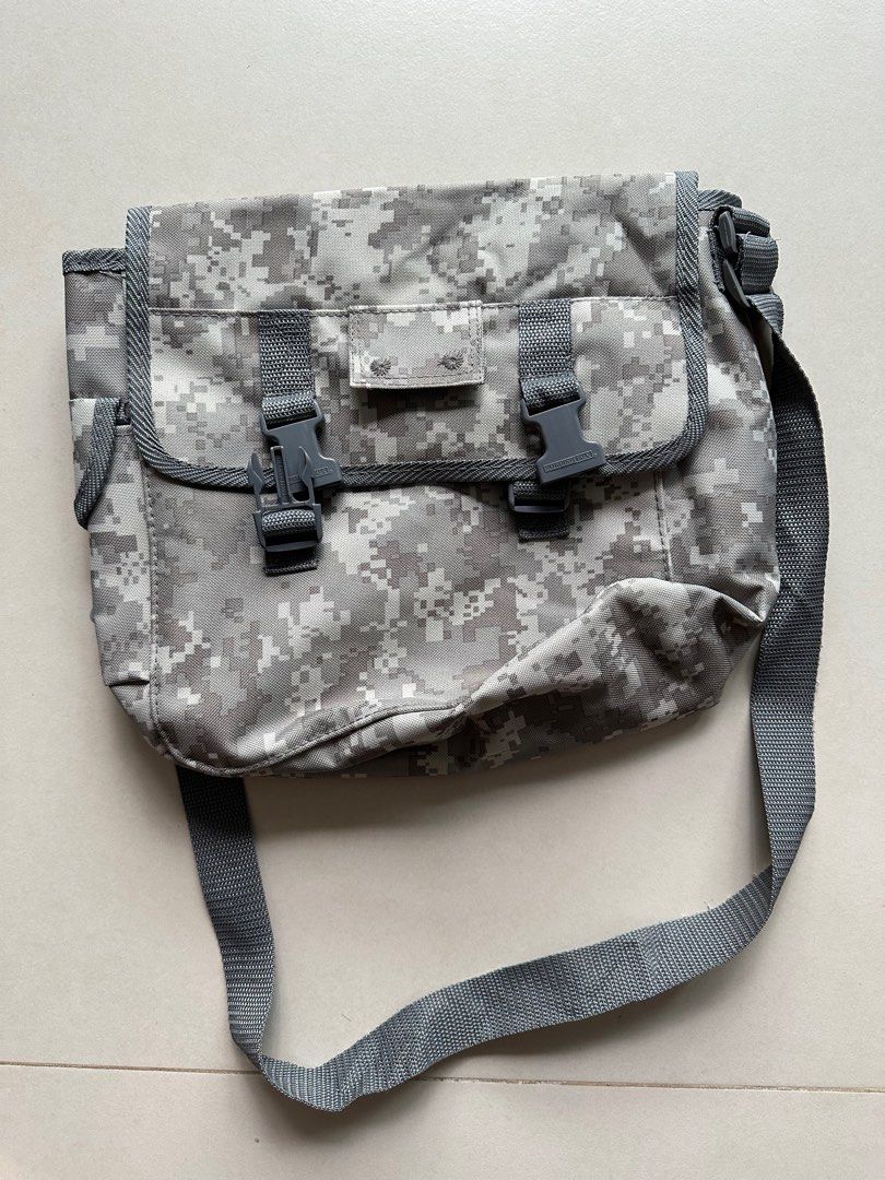 D G army sling bag Men s Fashion Bags Sling Bags on Carousell
