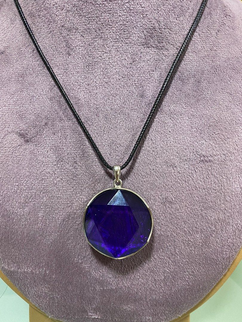 Gibeon top meteorite pendant