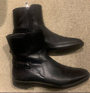 Ecco Black Ladies Ankle Boots - retail at over $250!