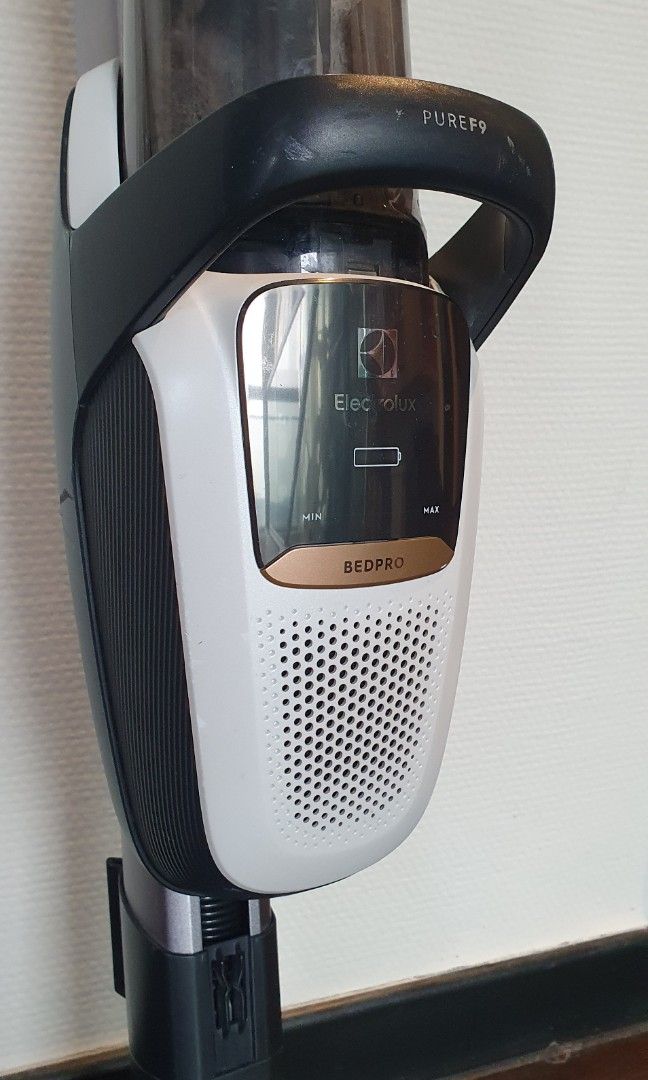 Electrolux Cordless Vacuum Cleaner (Pure F9), TV & Home Appliances