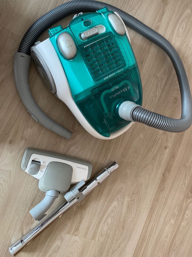 Electrolux twin tech vacuum cleaner, TV & Home Appliances, Vacuum