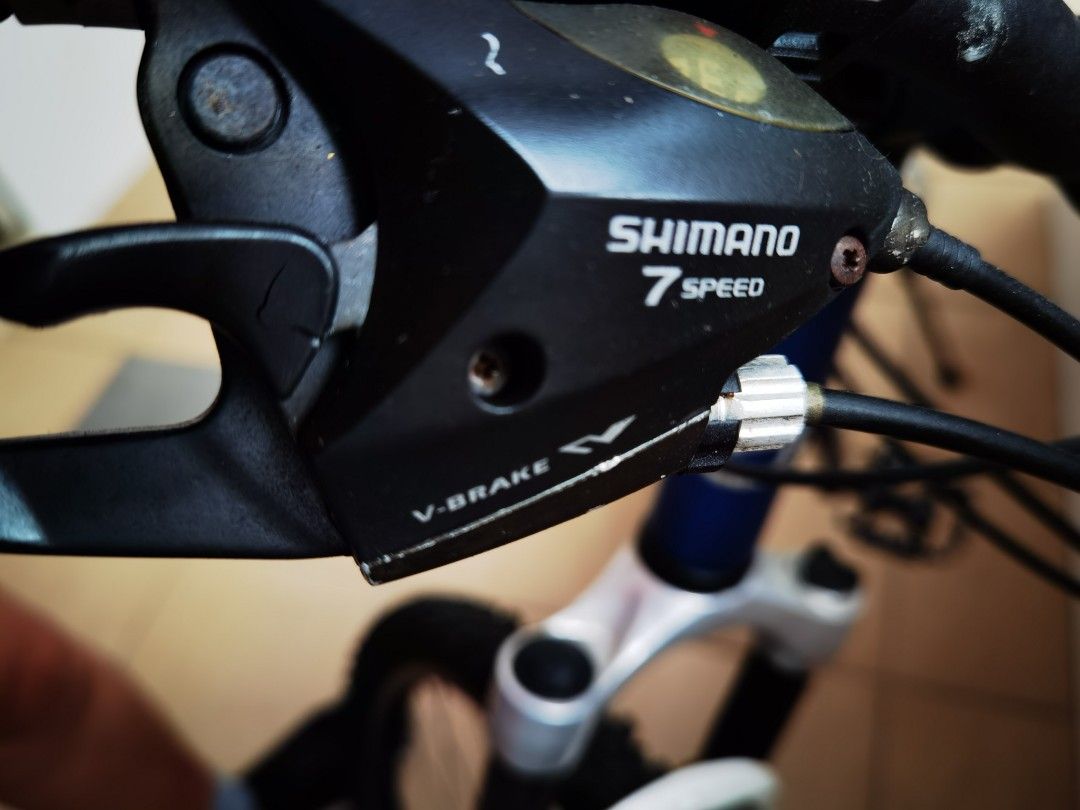 Giant Boulder Mountain Bike / Shimano Gear / 21 speeds / 26" Tyre