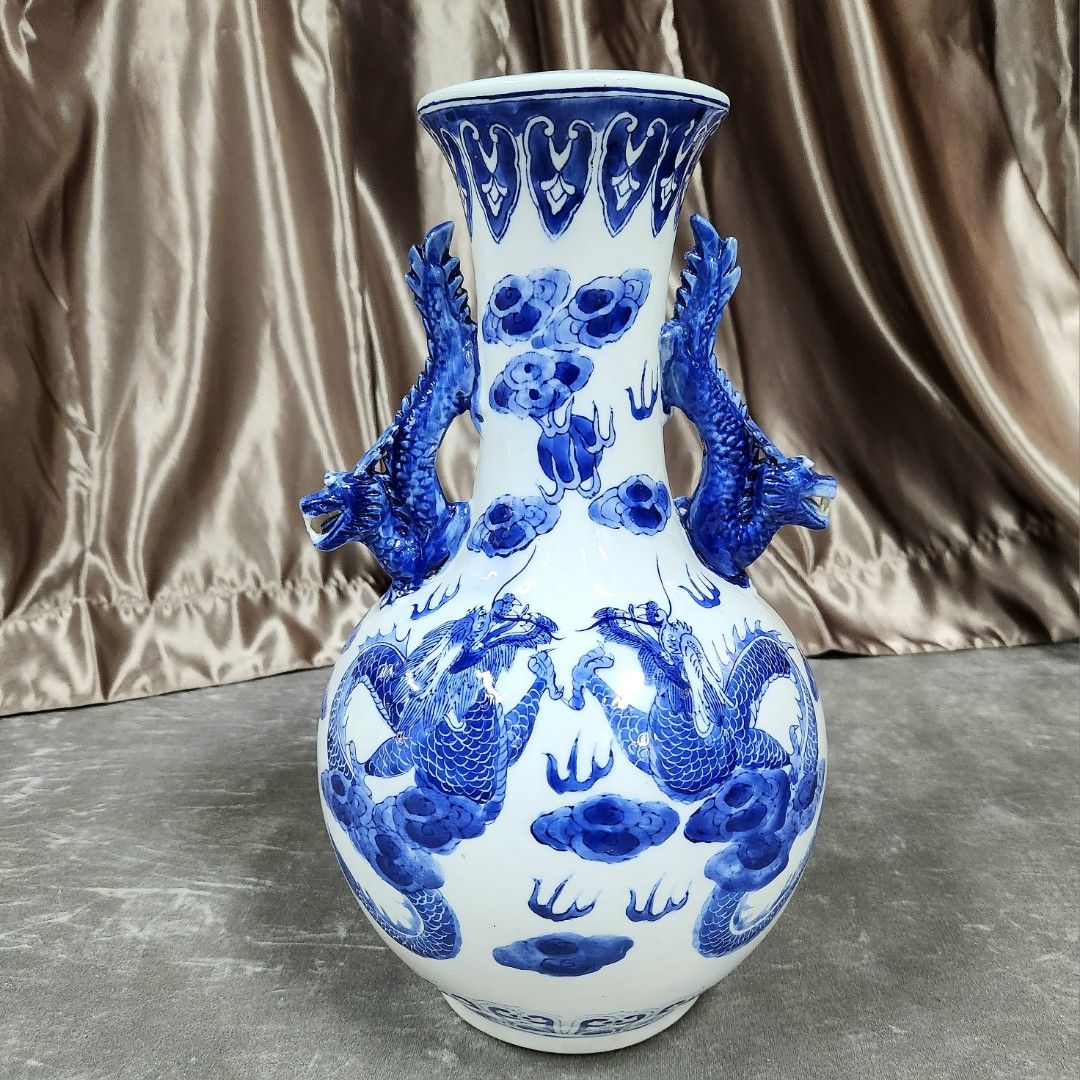 H38 cm DRAGONS WITH TEETH FULL PORCELAIN HEAVY H38 CM BLUE WHITE