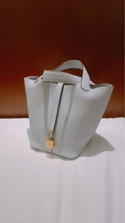 Hermes 22cm picotin 7Q 希臘藍金釦Y刻, 名牌, 手袋及銀包- Carousell