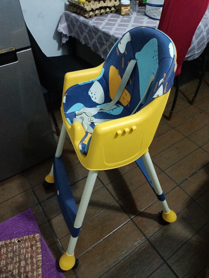 High Chair for kids with free shoes., Babies & Kids, Baby Nursery