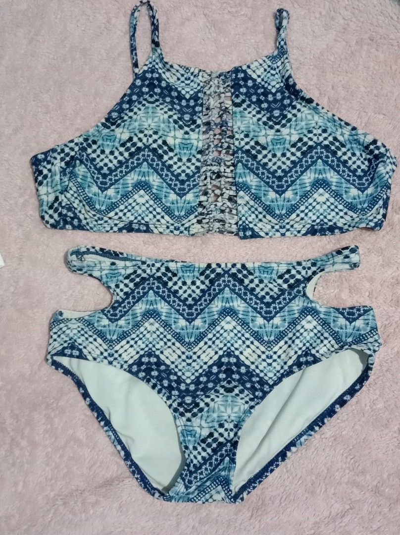 Highwaist two piece but covered (Category: Bikinis & Swimsuits) located in Las Pinas. Submitted by calebsam87 (Listing ID 1209470757, Image 2). Description: Gcash payment shopee Cod sf only available lalamove delivery.