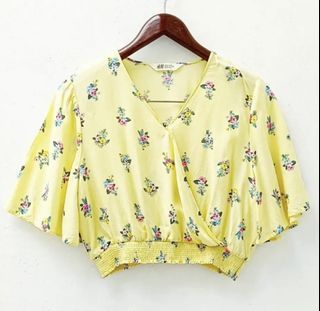 Hnm yellow florals top