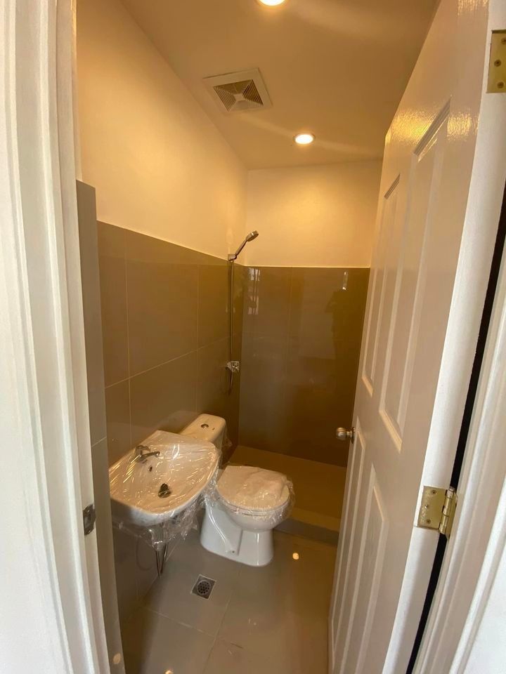 Inside Manila doctors Village For Sale RFO 4bdrms Duplex House and Lot