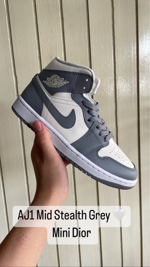 Jordan aj 1 mid girls clearance