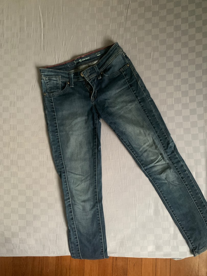 Levi's Low Rise Jeans, Women's Fashion, Bottoms, Jeans & Leggings on  Carousell