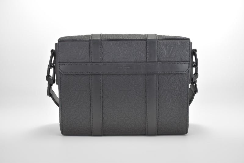 M57726 Louis Vuitton Taurillon Monogram Trunk Messenger