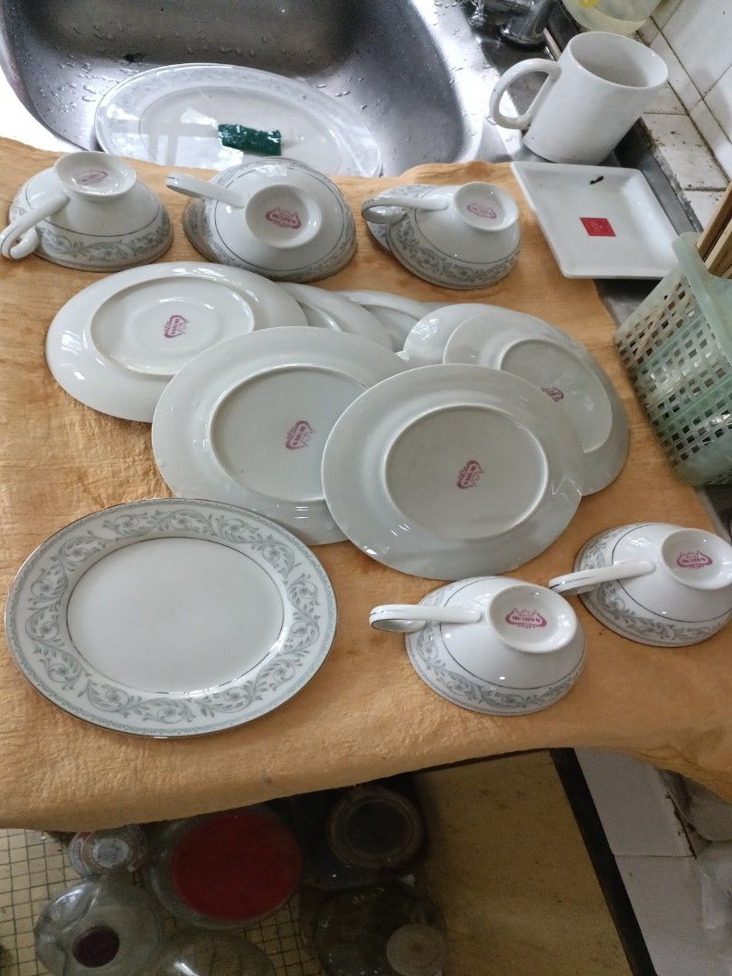 Marumi Tea set and plates