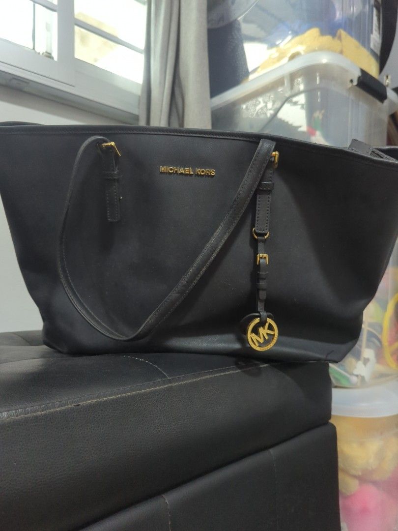 Michael Kors Voyager large Crossgrain Leather Tote Bag Women s Fashion Bags Wallets Tote Bags on Carousell