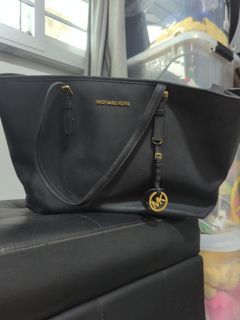 Michael Kors Voyager large Crossgrain Leather Tote Bag