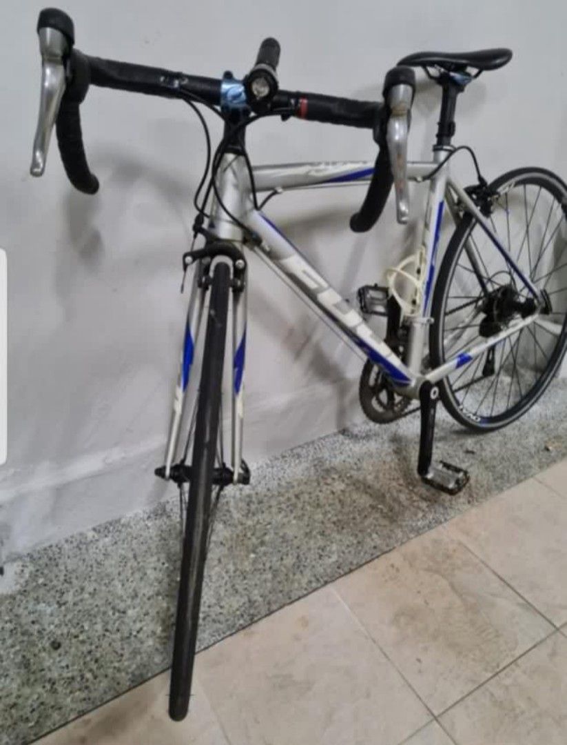 Must Go Fuji Roubaix 1.5 Compact Road Bike Sports Equipment Bicycles Parts Bicycles on Carousell