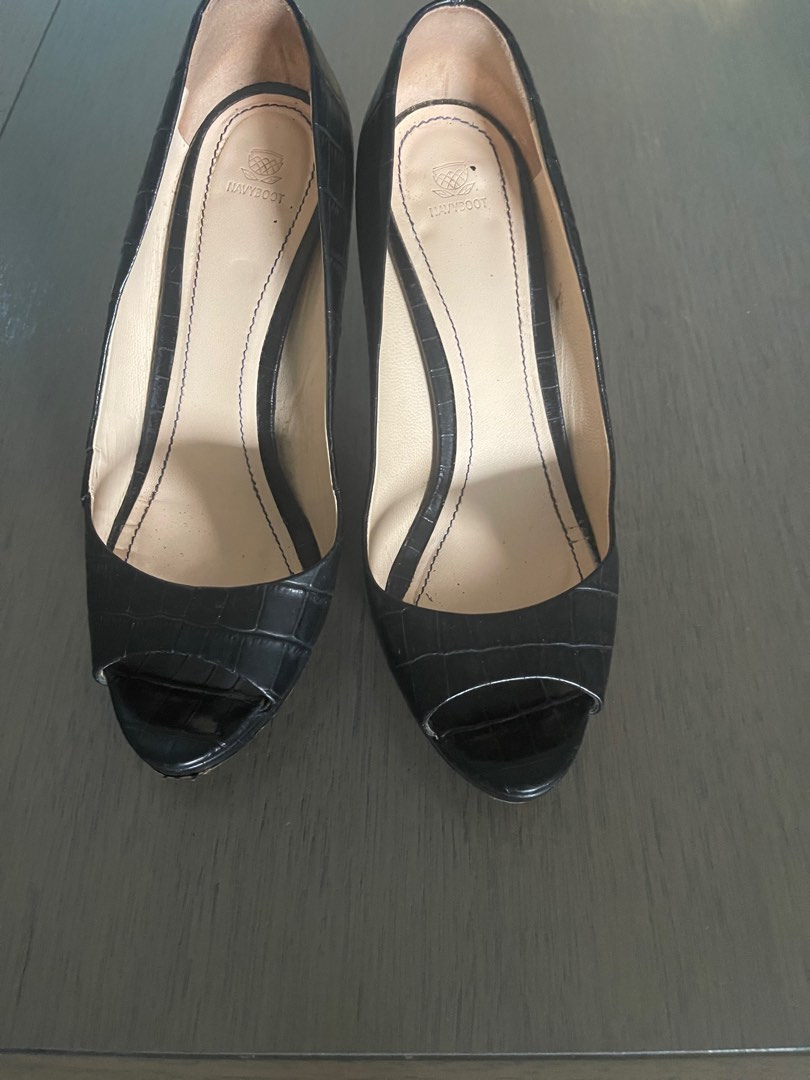 navy peep toe
