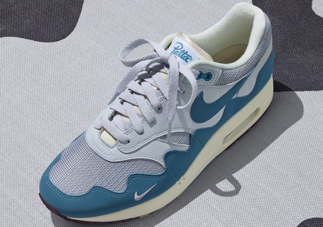Aqua blue air max sales