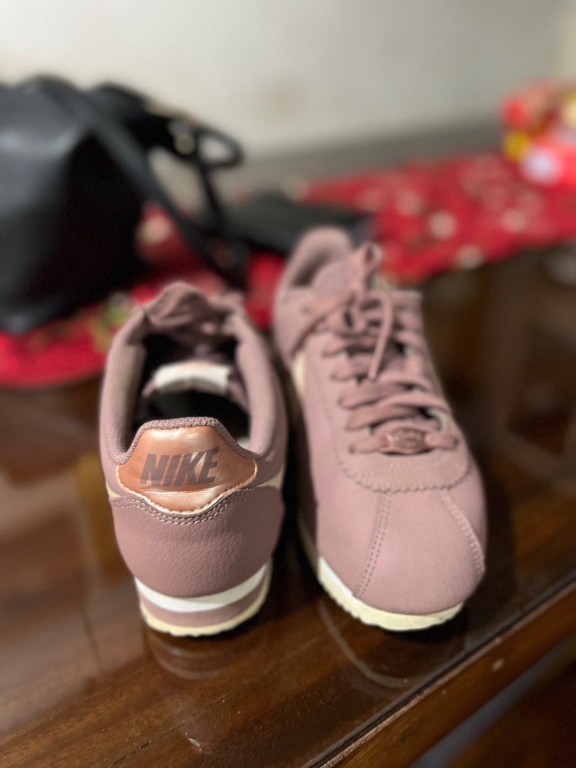 smokey mauve cortez