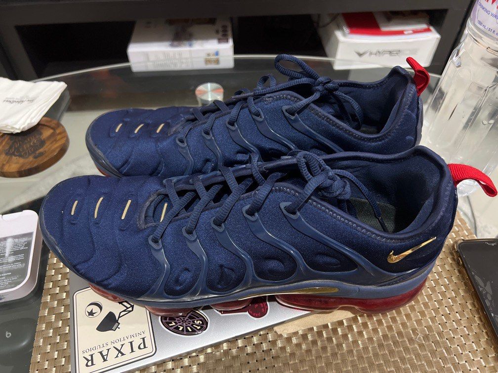 Nike air vapormax on sale plus navy gold red