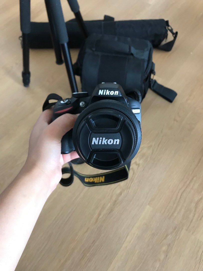 Nikon camera D3200 with tripod, Photography, Cameras on Carousell