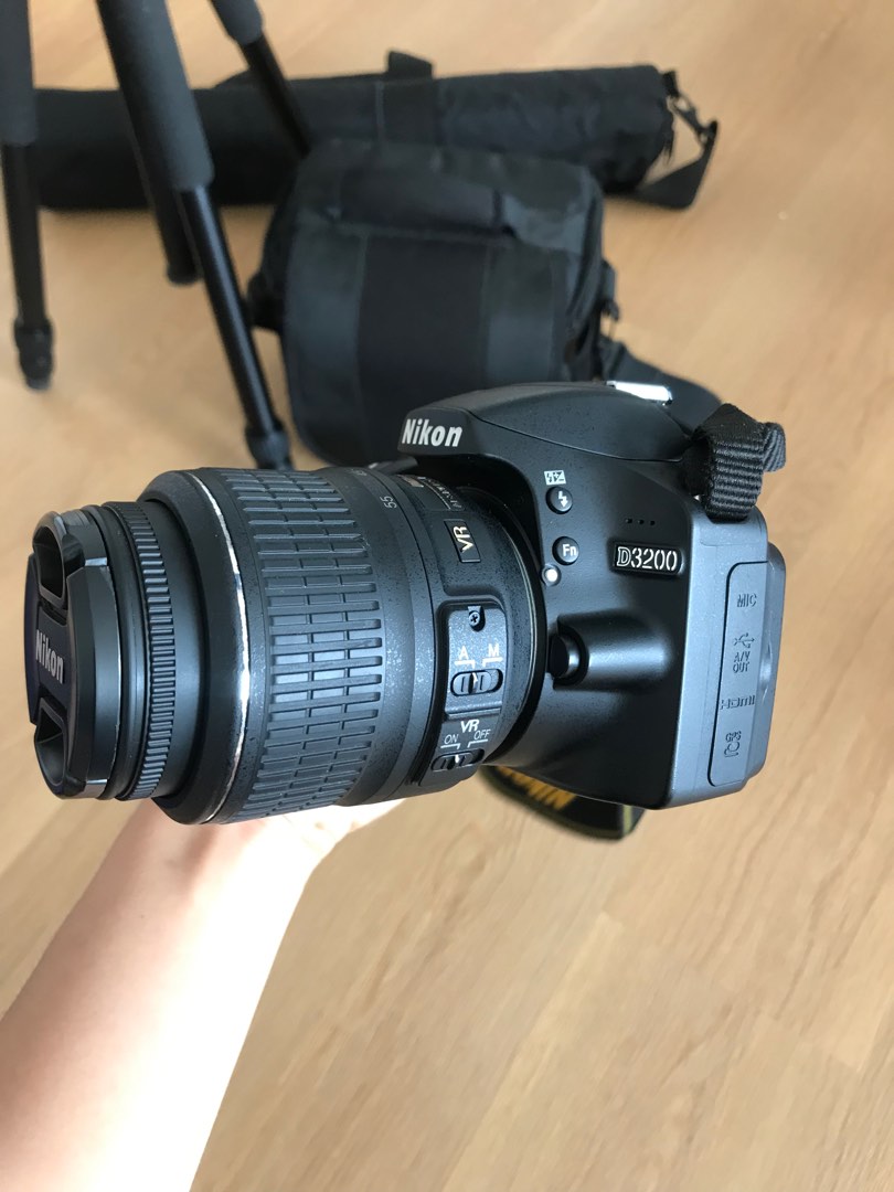 Nikon camera D3200 with tripod, Photography, Cameras on Carousell
