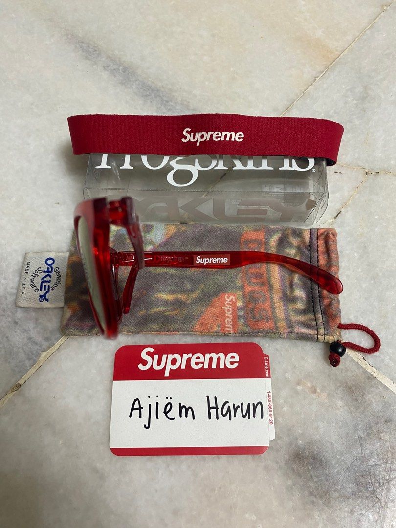 Supreme oakley 2025