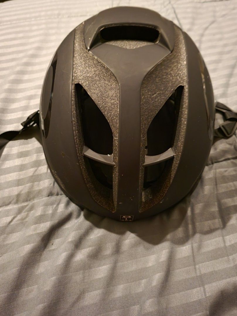 Oakley Helmet Aero 5 matte blackout series, Sports Equipment, Bicycles & Parts, Parts