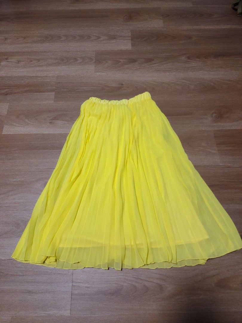ZARA Pleated Midi Skirt Yellow