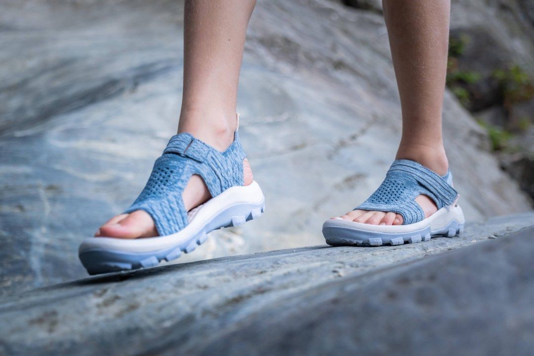 Kids discount hiking sandal