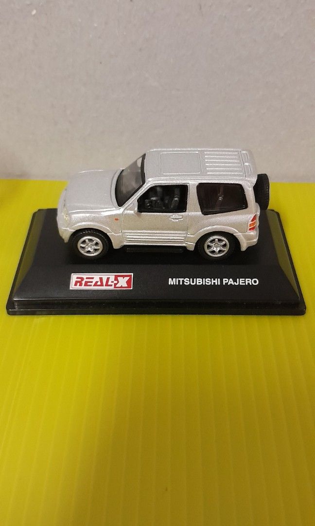 REAL X Mitsubishi Pajero io