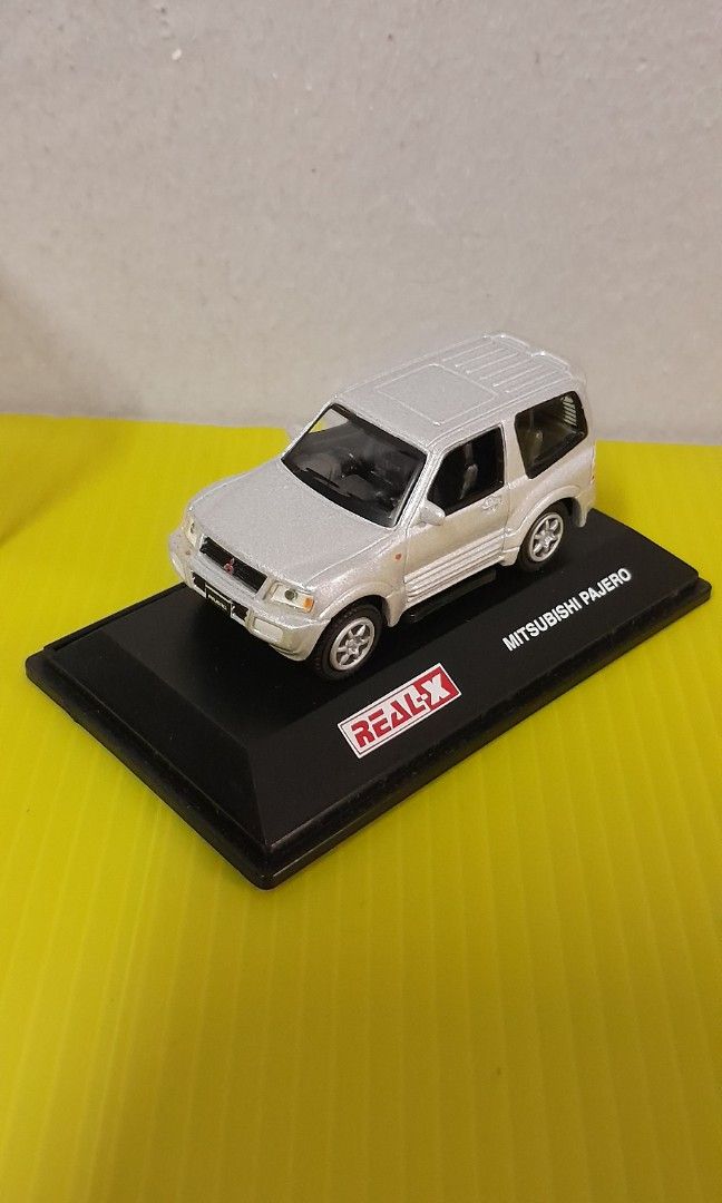 REAL X Mitsubishi Pajero io