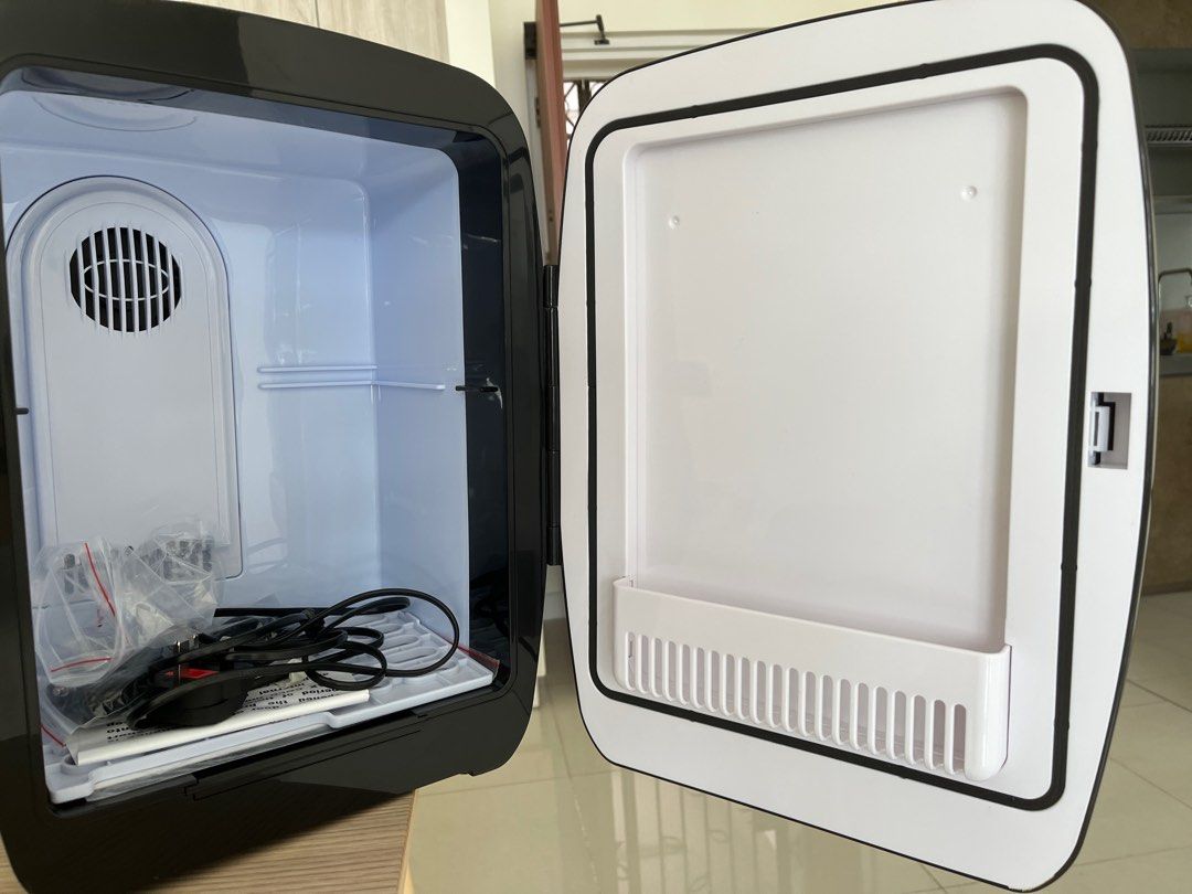 Russell Hobbs Mini Fridge, TV & Home Appliances, Kitchen Appliances