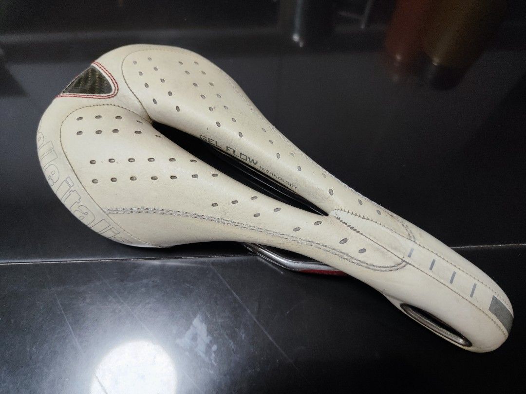 Selle Italia Max Flite Gel Flow Saddle