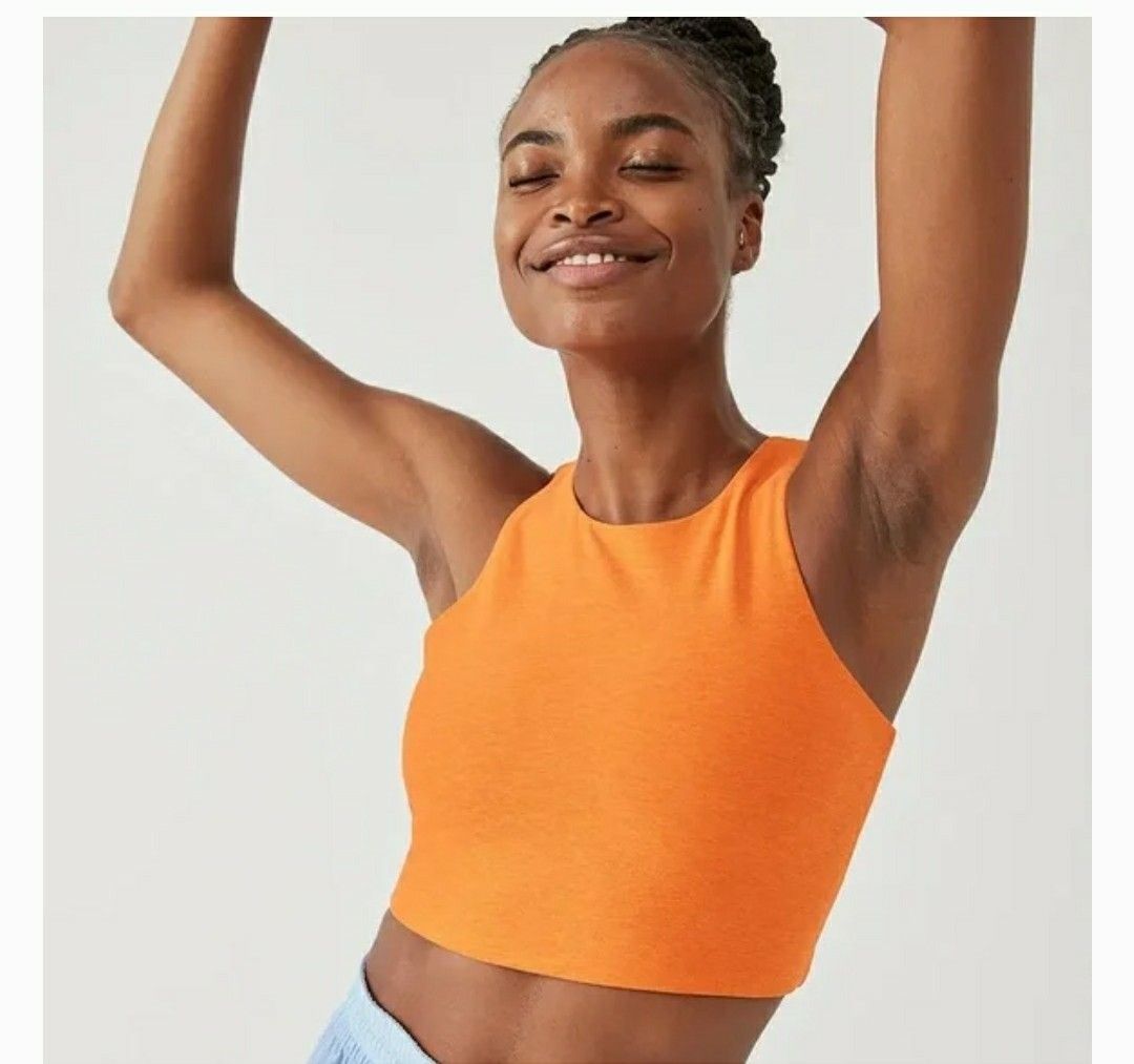 Set - S) BNWT Outdoor Voices Venus Crop and Warm Up Shorts Set in  Clementine, Women's Fashion, Activewear on Carousell