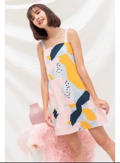 (Category: ) located in . Submitted by clearingwardrobezz (Listing ID 1209567774, Image 1). Description: .