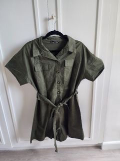 (Category: ) located in . Submitted by FashionAtWork (Listing ID 1209533410, Image 1). Description: .