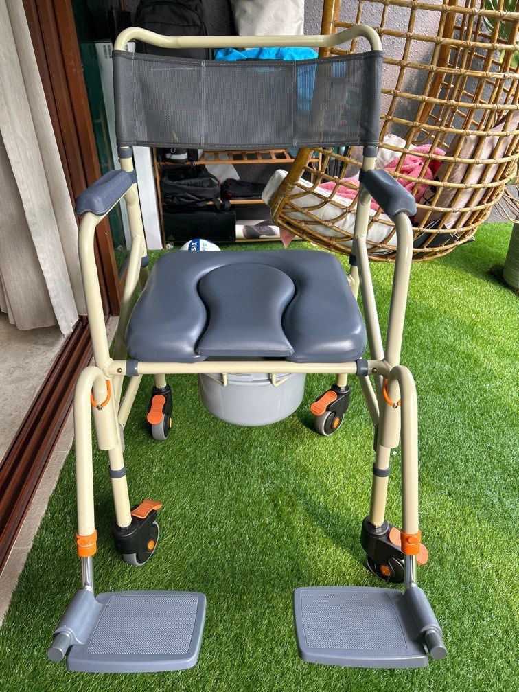 Shower Buddy RollIn Eco Commode, Health & Nutrition, Assistive