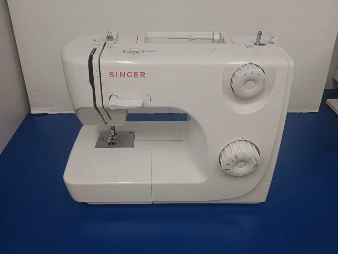 Singer 8280 Sewing Machine, TV & Home Appliances, Other Home Appliances