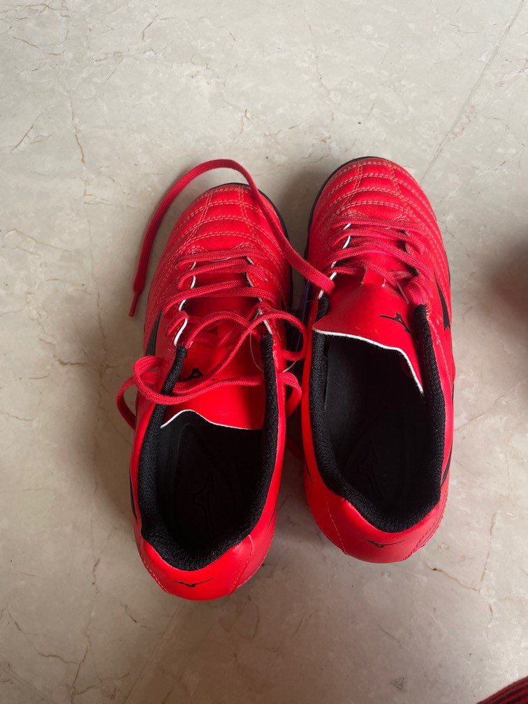 indoor soccer boots for kids