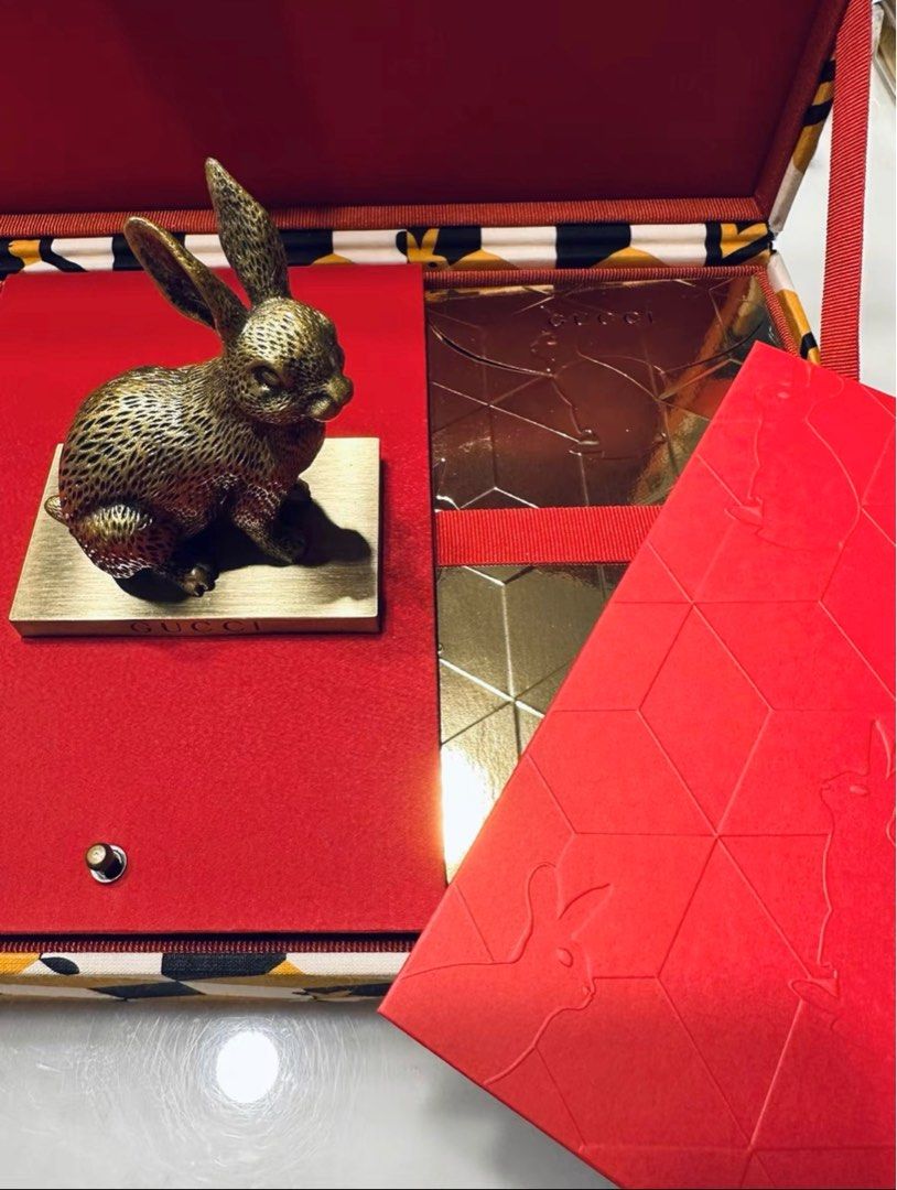 Louis Vuitton 2023 Year of Rabbit Premium Red Packet Gift Box, Luxury,  Accessories on Carousell