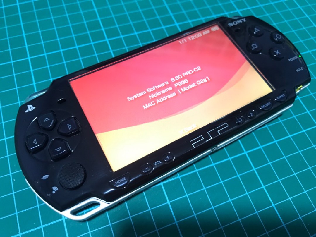 Sony Psp 2000 Slim Piano Black, Video Gaming, Video Game Consoles