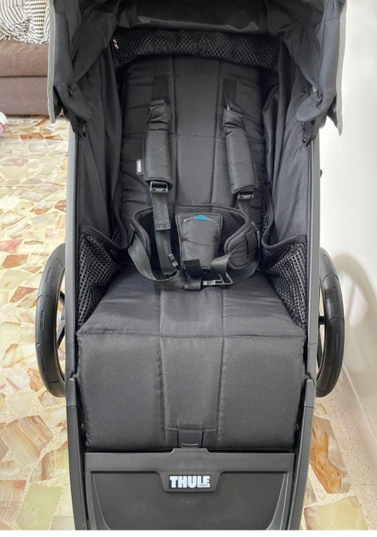 Thule Urban Glide 2, Babies & Kids, Going Out, Strollers on Carousell