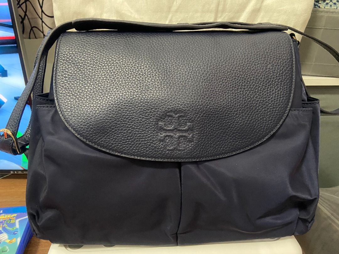 Tory Burch The Nylon Messenger Crossbody Diaper Bag, Women's Fashion, Bags  & Wallets, Shoulder Bags on Carousell